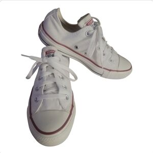 Converse white tennis shoes with blue and white stripe All star 🌟 LIKE NEW